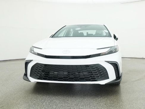 Used 2026 Toyota Camry SE FWD image 38