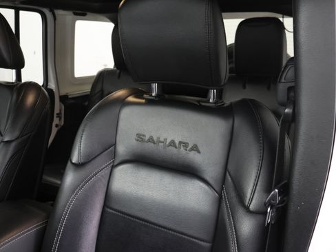 Used 2019 Jeep Wrangler Unlimited Sahara AWD/4WD image 41