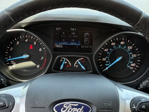 Used 2015 Ford Escape Titanium FWD image 16