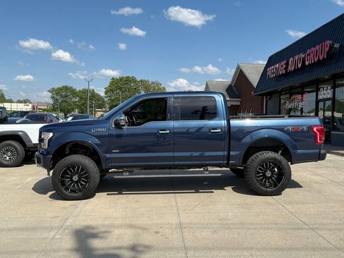 Used 2016 Ford F150 Platinum w/ Equipment Group 701A Luxury AWD/4WD image 3