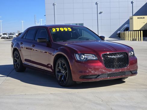 Used 2023 Chrysler 300 Touring w/ Sport Appearance Package image 3