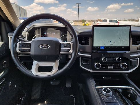 Used 2024 Ford Expedition XL AWD/4WD image 6