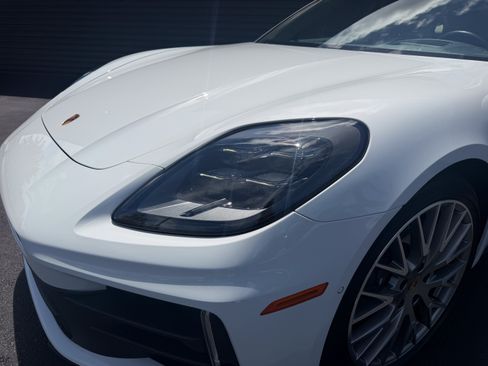 Certified 2024 Porsche Panamera 4 AWD/4WD image 11