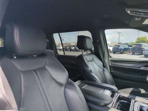 Used 2024 Jeep Wagoneer Series II w/ Flexible Seating Group RWD image 35