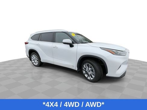 Used 2023 Toyota Highlander Limited image 2