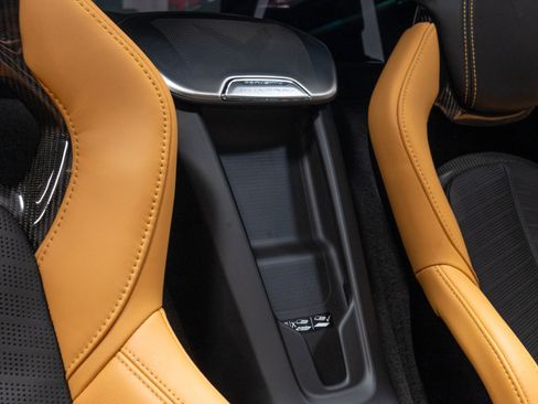 Used 2022 Chevrolet Corvette Stingray Preferred Cpe w/ Z51 Performance Package RWD image 36