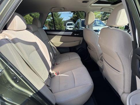 Used 2019 Subaru Outback 2.5i Premium AWD/4WD image 18