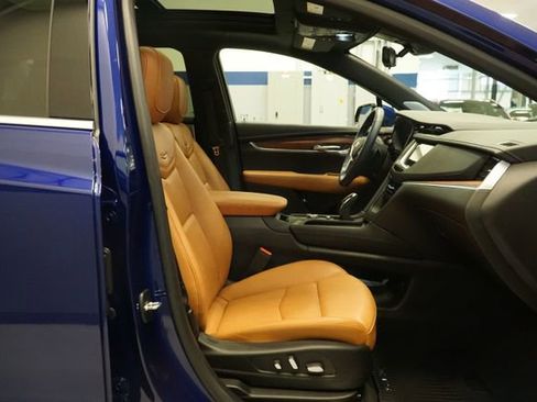 Used 2023 Cadillac XT5 Premium Luxury w/ Technology Package AWD/4WD image 14