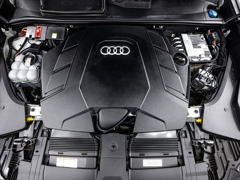 Used 2023 Audi Q8 Prestige AWD/4WD image 20