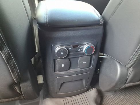 Used 2022 Ford Explorer XLT w/ Equipment Group 202A image 13