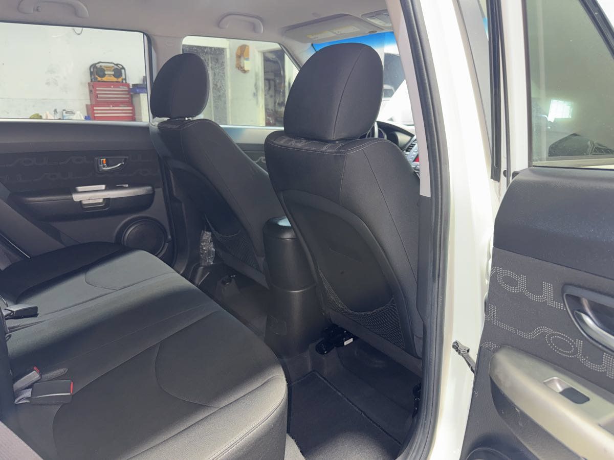 Used 2012 Kia Soul + FWD image 19
