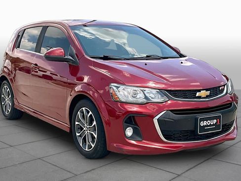 Used 2017 Chevrolet Sonic LT w/ Convenience Package FWD image 3