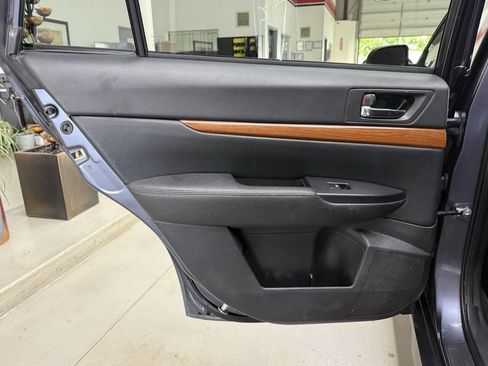 Used 2014 Subaru Outback 2.5i Limited AWD/4WD image 13