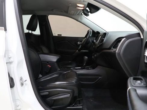 Used 2021 Jeep Cherokee Latitude Plus FWD image 37