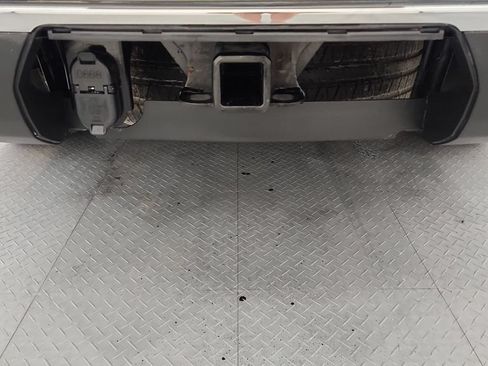 Used 2021 GMC Yukon SLT AWD/4WD image 16