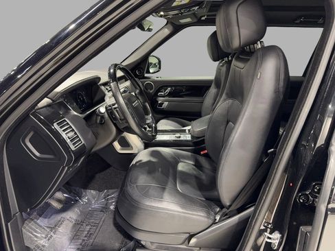 Used 2020 Land Rover Range Rover HSE image 19