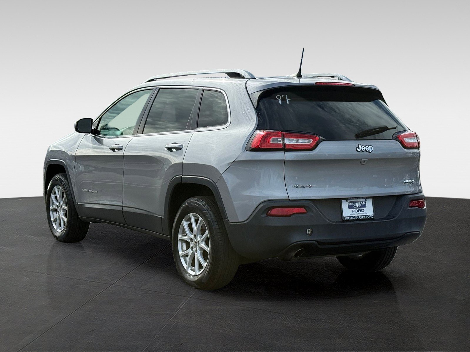 Used 2016 Jeep Cherokee Latitude AWD/4WD image 7