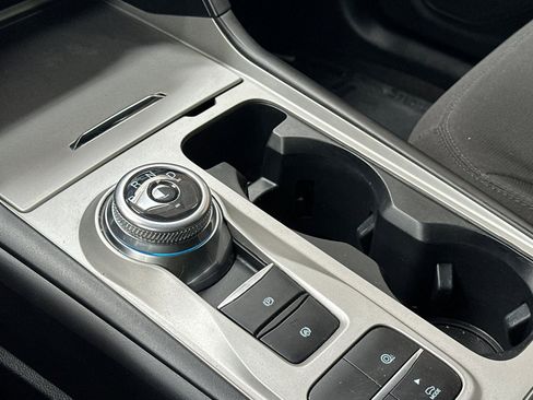 Used 2023 Ford Explorer XLT image 28