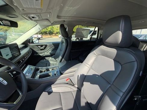 New 2025 Lincoln Aviator 2WD w/ Jet Appearance Package image 11