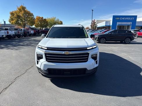 New 2026 Chevrolet Traverse LT w/ Driver Confidence Package image 2