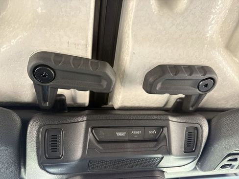 New 2026 Jeep Gladiator Sport AWD/4WD image 16