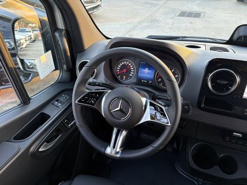 New 2026 Mercedes-Benz Sprinter 2500 image 9