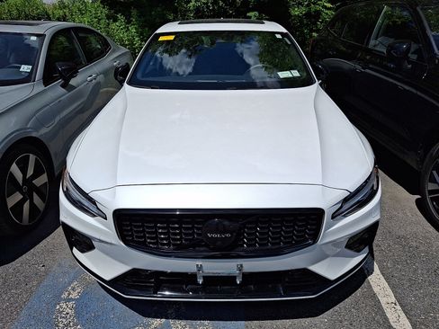 Used 2023 Volvo S60 B5 Ultimate w/ Climate Package AWD/4WD image 2
