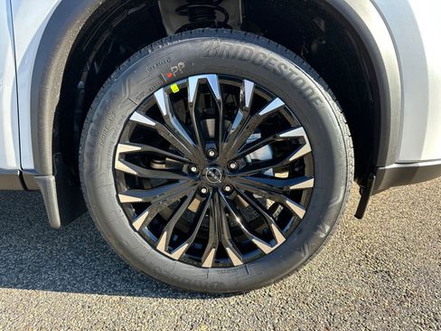 New 2026 Nissan Rogue SV FWD image 12