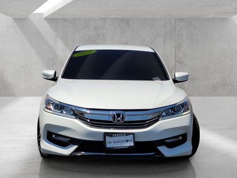 Used 2017 Honda Accord Sport image 2