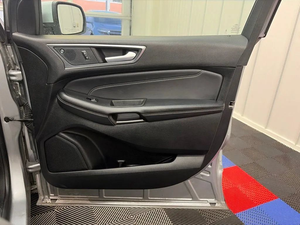 Used 2024 Ford Edge Titanium AWD/4WD image 20