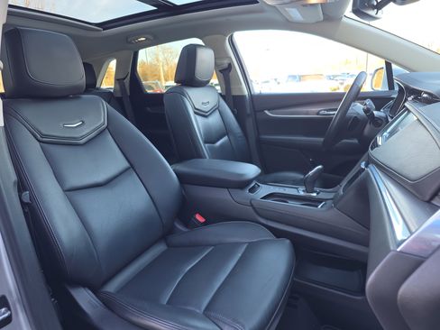 Used 2018 Cadillac XT5 Luxury w/ Driver Awareness Package image 33