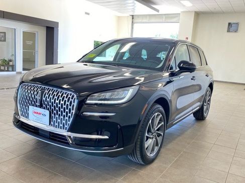 Used 2023 Lincoln Corsair AWD w/ Equipment Group 101A image 4