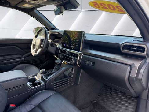 Used 2025 Toyota 4Runner TRD Off-Road Premium w/ Tow Technology Package AWD/4WD image 9