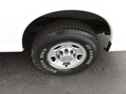 Used 2014 Chevrolet Express 2500 Extended RWD image 37