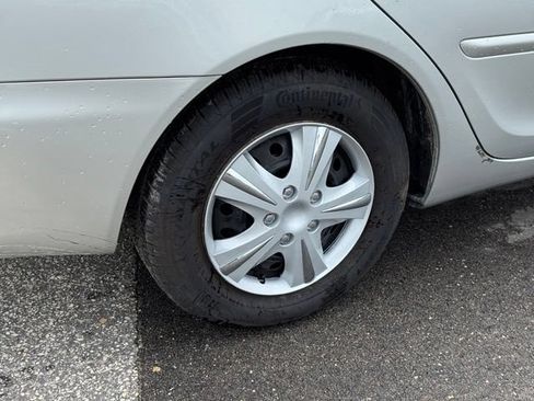 Used 2005 Toyota Camry LE FWD image 34