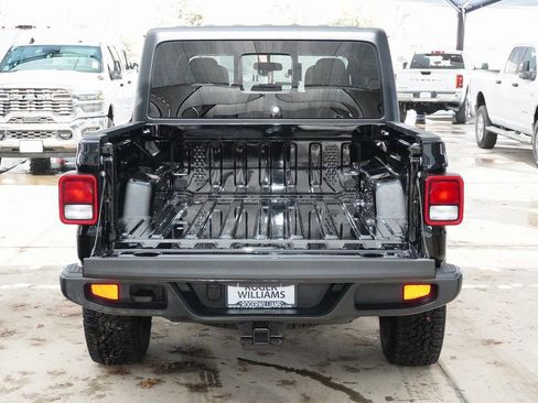 Used 2023 Jeep Gladiator Sport image 28