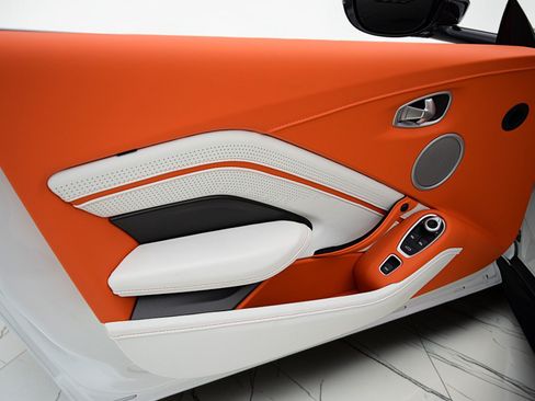 Used 2023 Aston Martin V8 Vantage Roadster RWD image 55