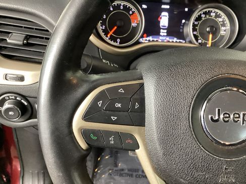 Used 2016 Jeep Cherokee Limited AWD/4WD image 18