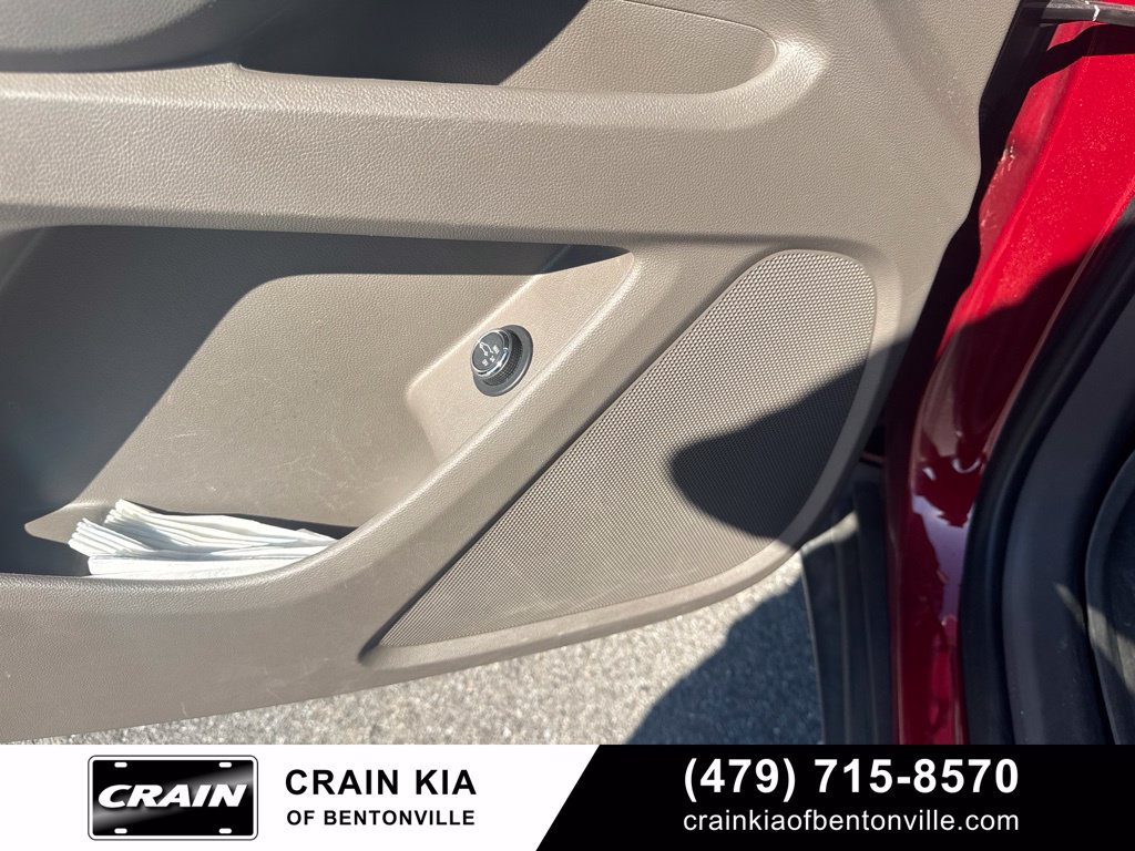 Used 2020 Chevrolet Traverse LT FWD image 10