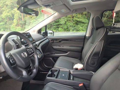 Used 2025 Honda Odyssey Touring image 5