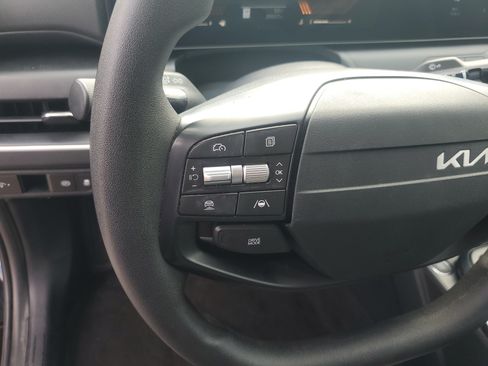 Used 2025 Kia K4 FWD image 16