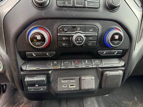 Used 2020 Chevrolet Silverado 1500 LT w/ All-Star Edition image 9