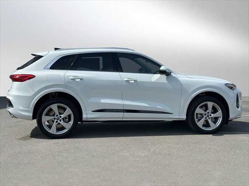 New 2025 Audi Q5 Premium Plus image 6