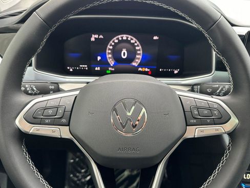 New 2026 Volkswagen Taos SE image 22