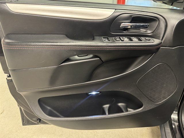 Used 2020 Dodge Grand Caravan GT FWD image 21
