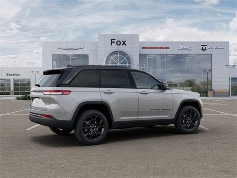 New 2025 Jeep Grand Cherokee Limited image 4