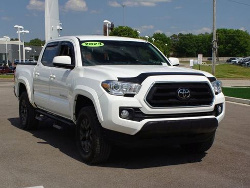 Used 2023 Toyota Tacoma SR5 AWD/4WD image 2