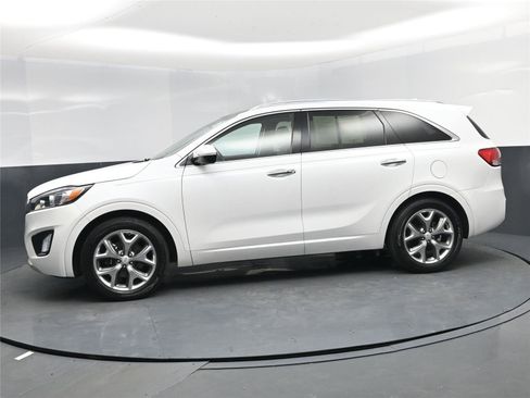 Used 2016 Kia Sorento SX image 3
