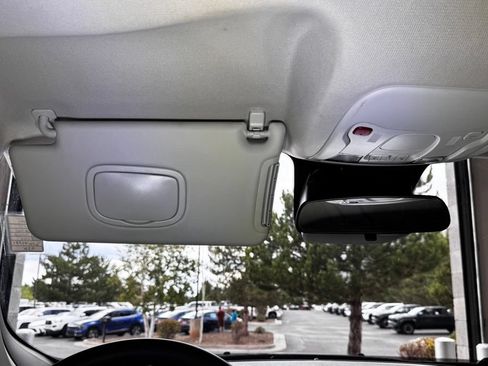 Used 2022 Jeep Renegade Latitude AWD/4WD image 39