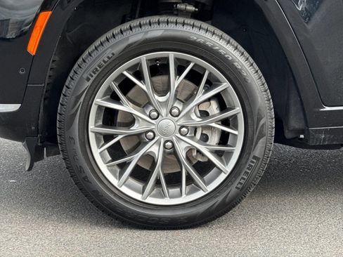 Used 2023 Jeep Grand Cherokee L Summit w/ Advanced Protech Group IV AWD/4WD image 34